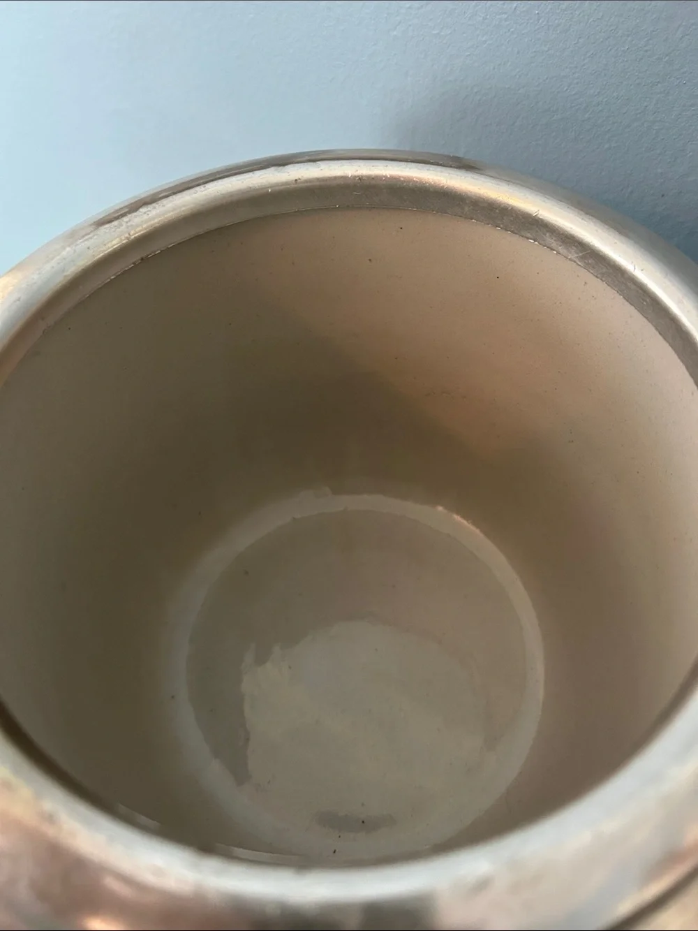 Vintage Silver-Tone Hammered -look Covered ice Bucket Some Cosmetic issues. GUC
